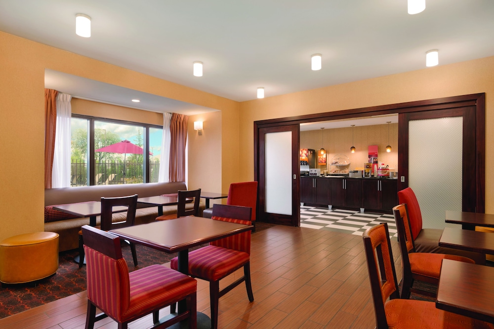 hampton inn columbus airport