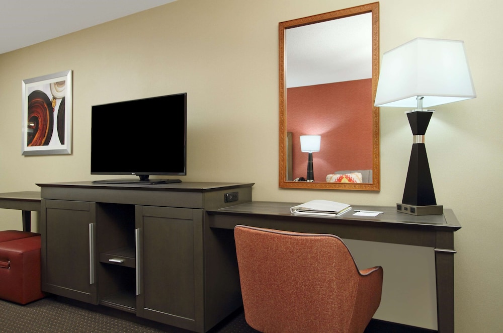 hampton inn columbus airport