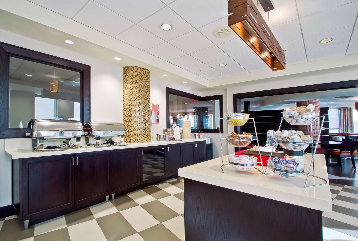 hampton inn and suites columbus downtown