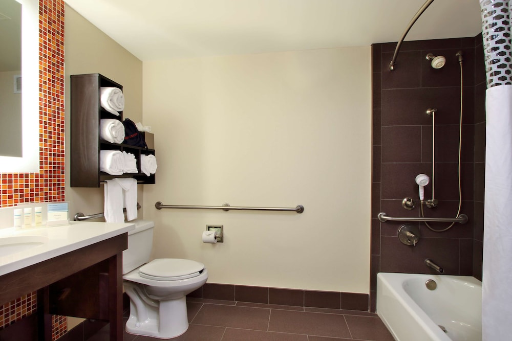 hampton inn and suites columbus downtown