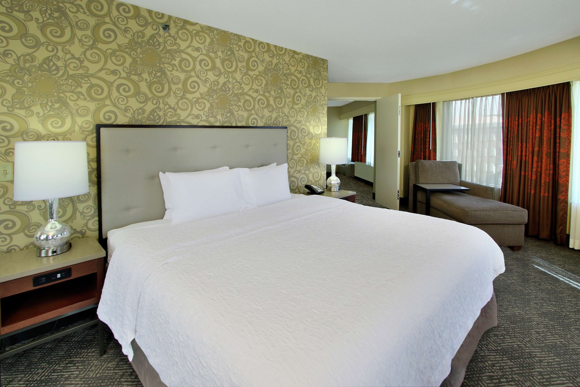 hampton inn and suites columbus downtown