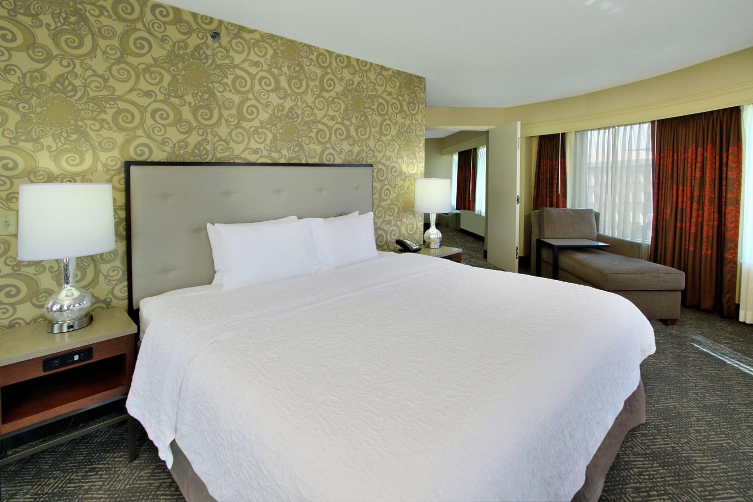 hampton inn and suites columbus downtown