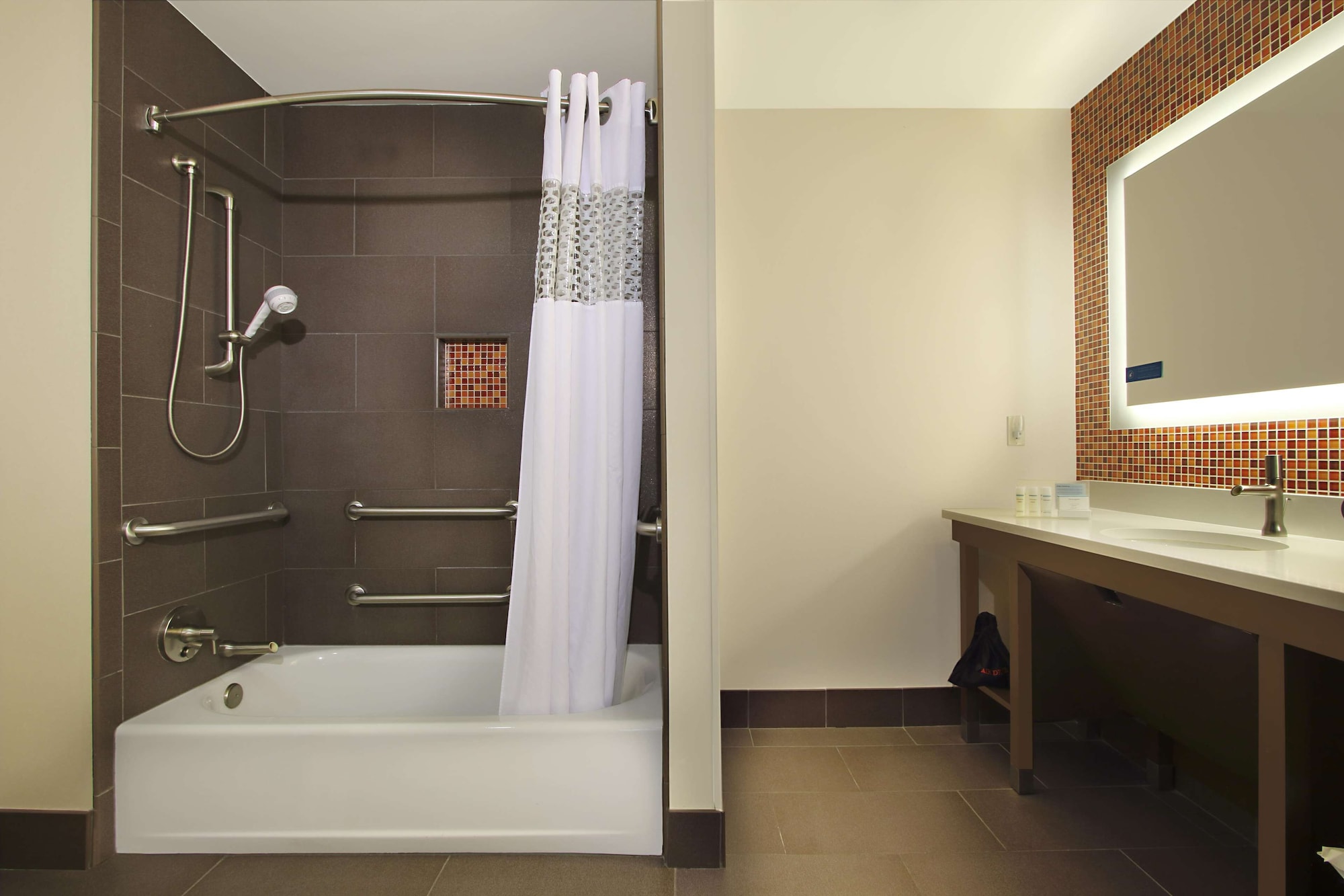 hampton inn and suites columbus downtown