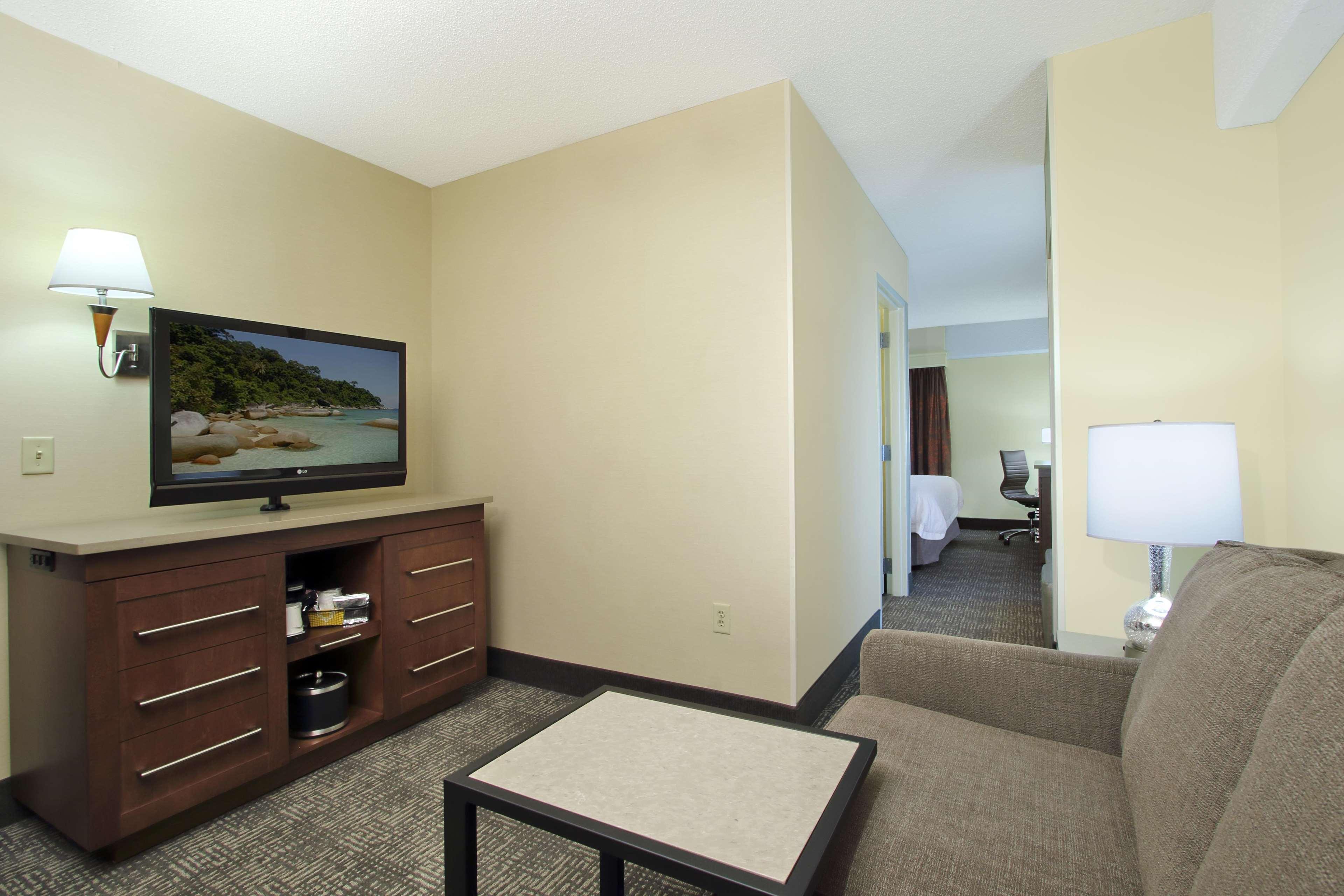 hampton inn and suites columbus downtown