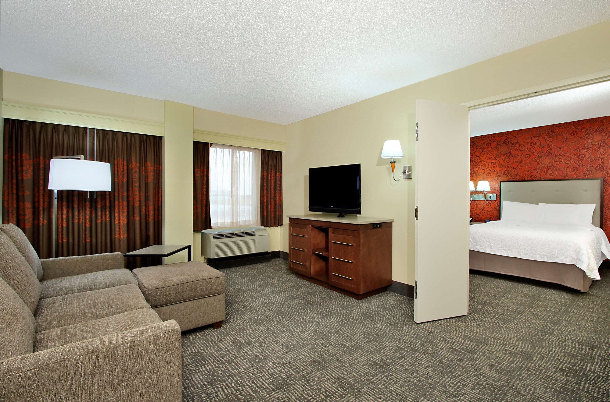 hampton inn and suites columbus downtown