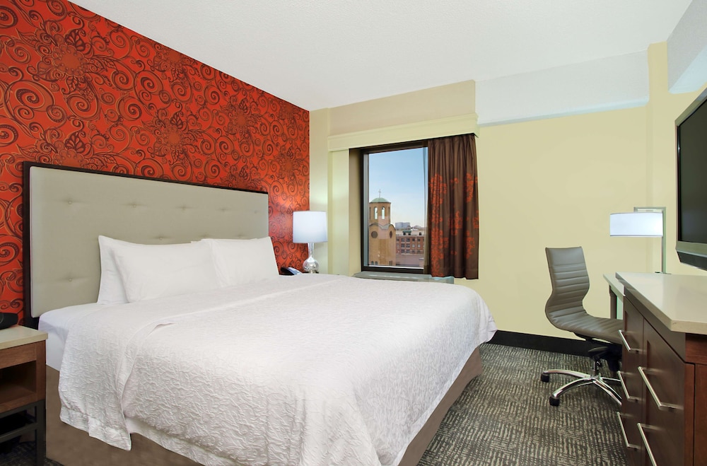 hampton inn and suites columbus downtown