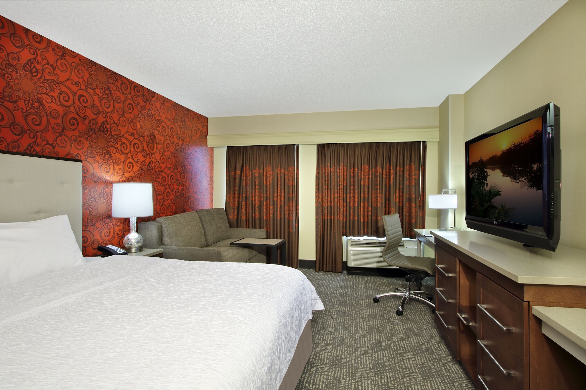 hampton inn and suites columbus downtown