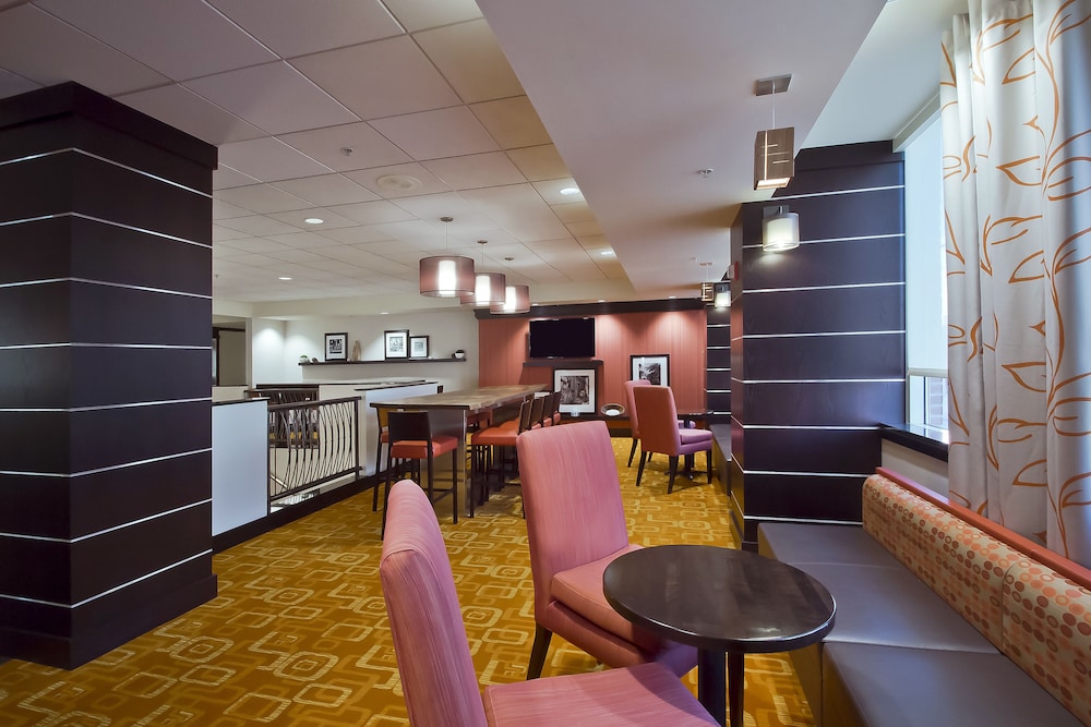 hampton inn and suites columbus downtown