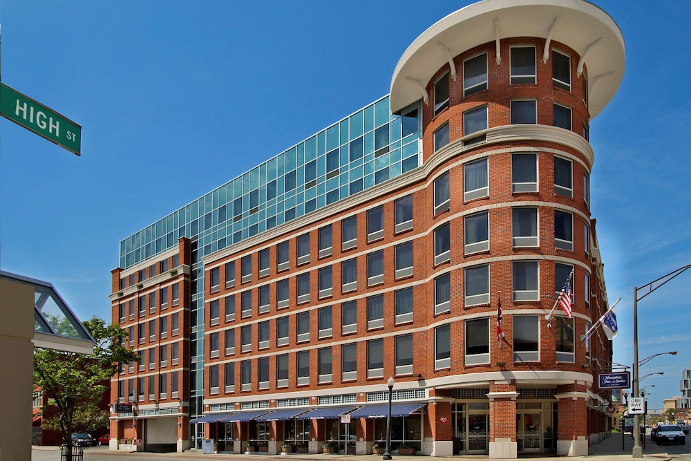 hampton inn and suites columbus downtown