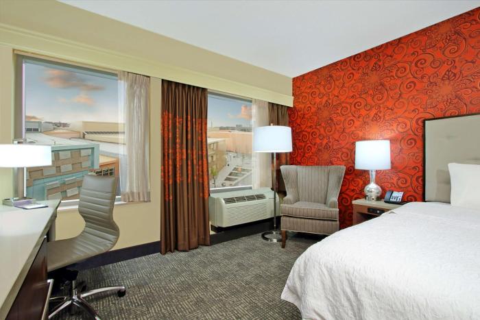hampton inn and suites columbus downtown