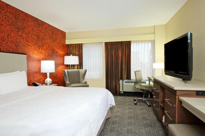 hampton inn and suites columbus downtown