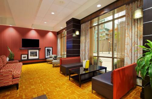 hampton inn and suites columbus downtown