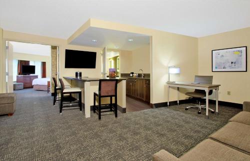 hampton inn and suites columbus downtown