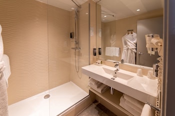holiday inn lyon vaise by ihg