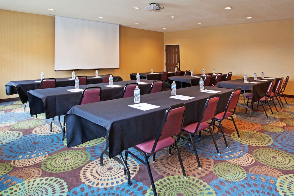 holiday inn express and suites columbus east reynoldsburg by ihg