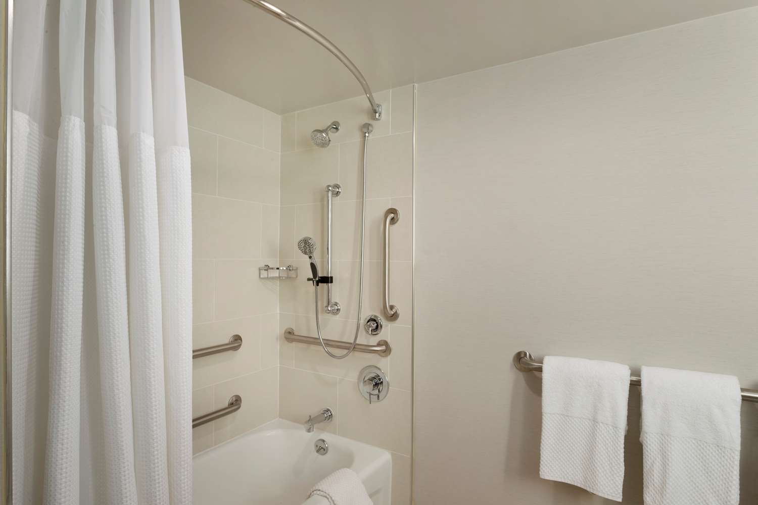 embassy suites by hilton columbus