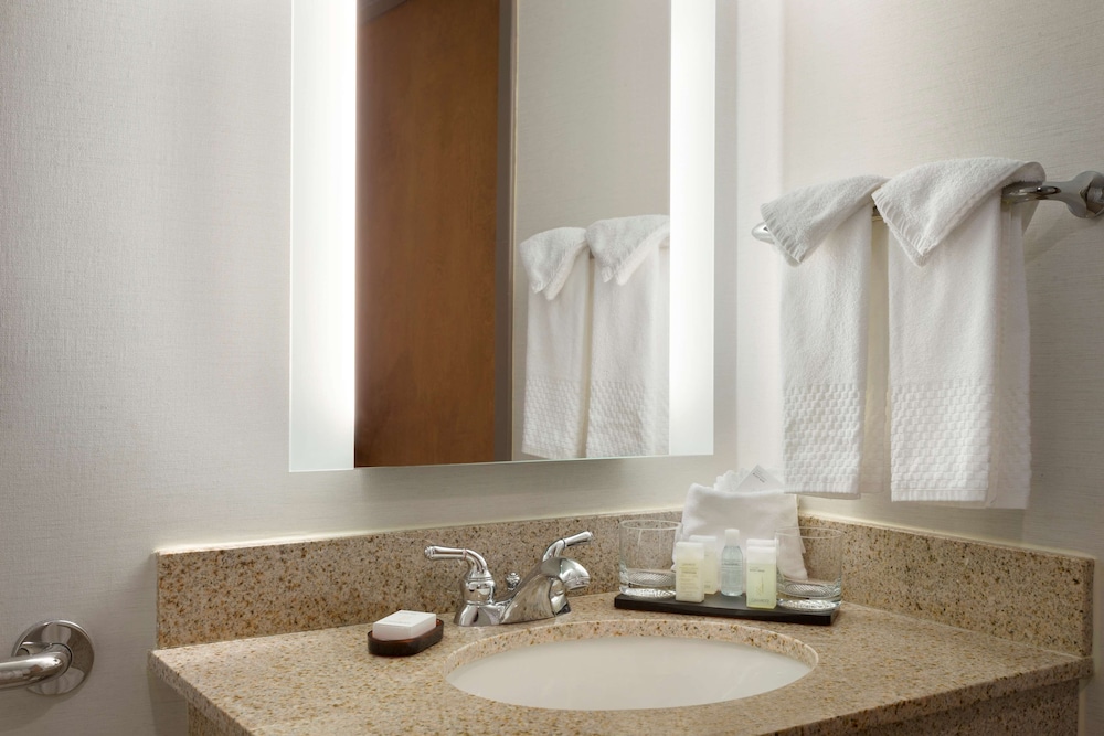 embassy suites by hilton columbus