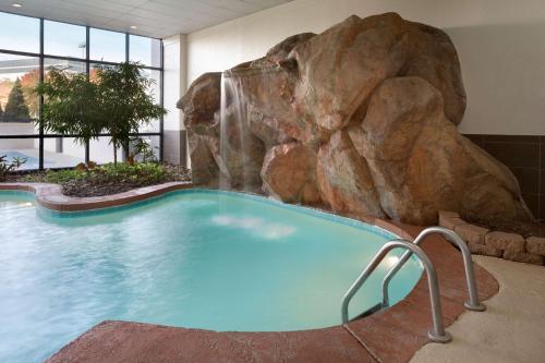 embassy suites by hilton columbus