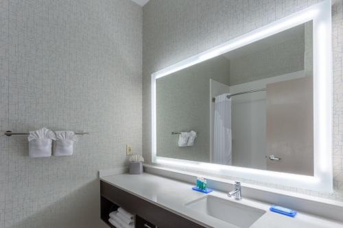 holiday inn express columbus ohio expo center by ihg
