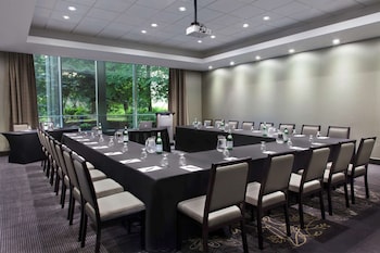 hilton toronto markham suites conference centre and spa