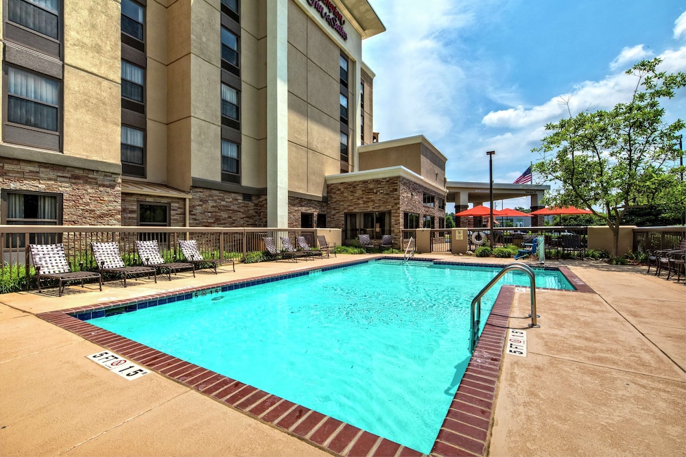 hampton inn and suites memphis wolfchase galleria
