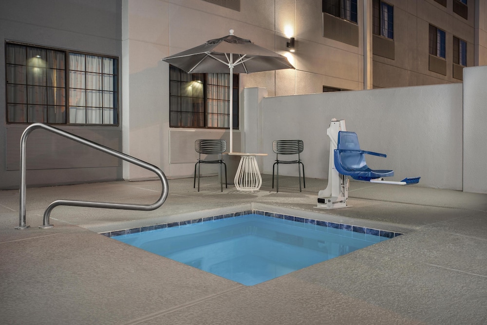 spark by hilton tucson airport