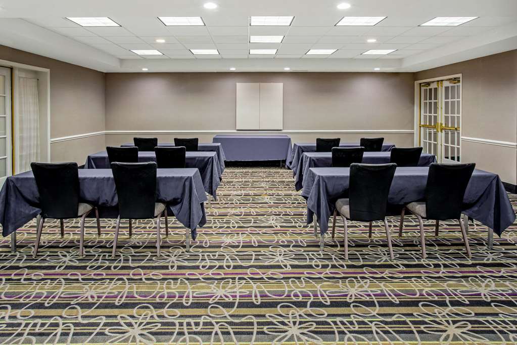 la quinta inn and suites by wyndham tucson airport