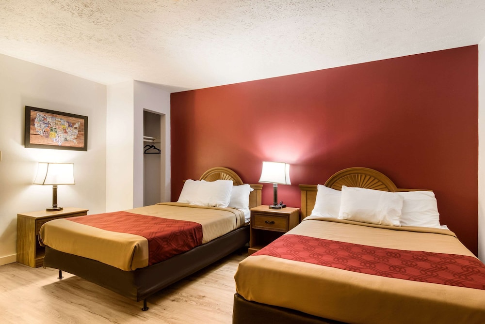 econo lodge inn and suites