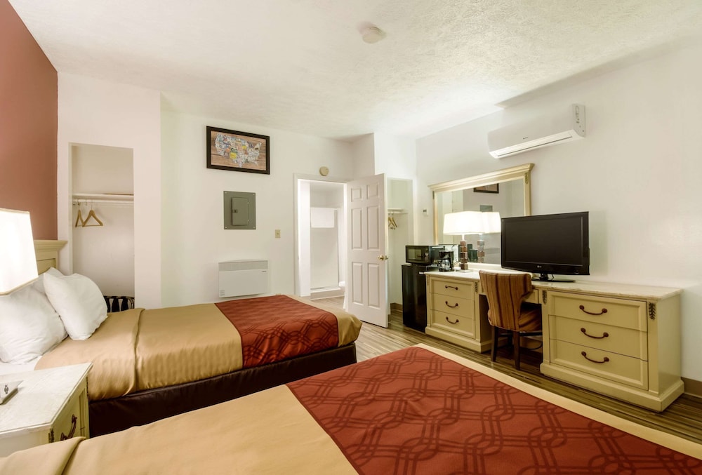 econo lodge inn and suites