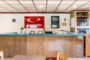 econo lodge inn and suites