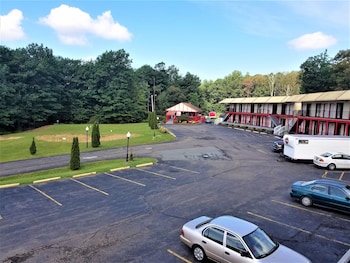 econo lodge inn and suites