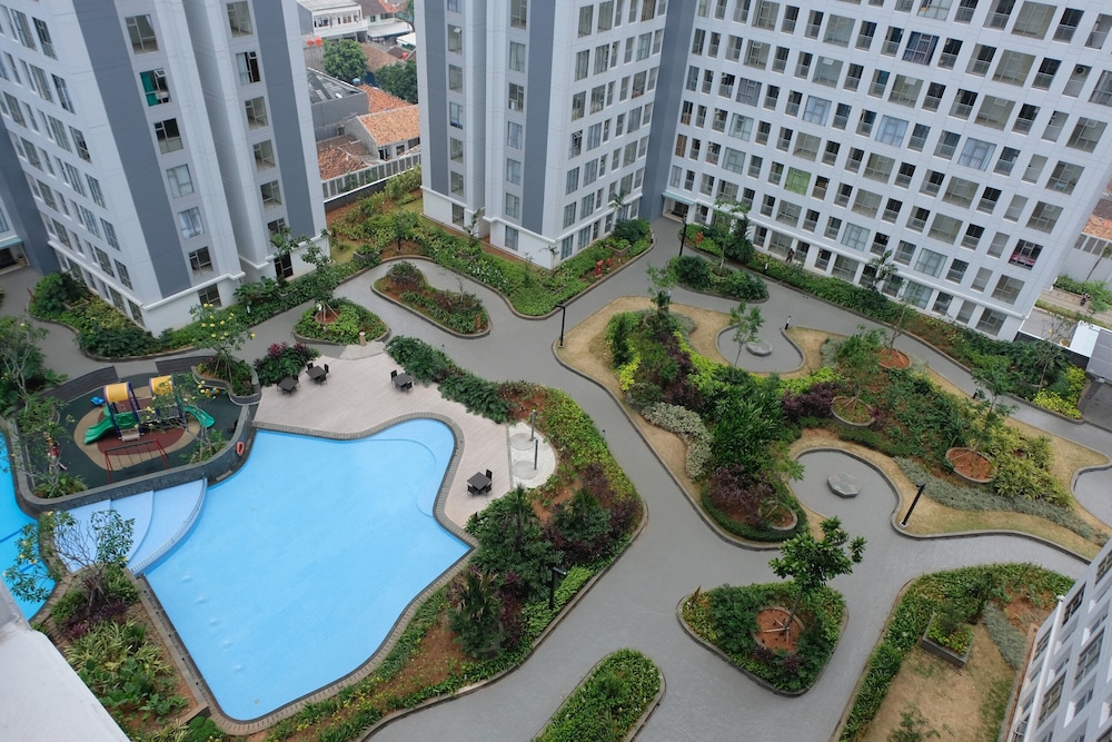 luxury and cozy studio m town apartment by travelio