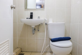 luxury and cozy studio m town apartment by travelio