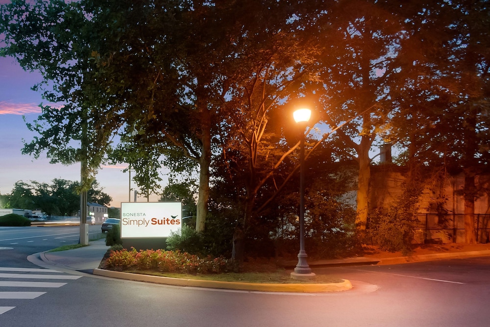 sonesta simply suites falls church