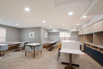 Sonesta Simply Suites Falls Church,Seven Corners>>Falls Church,3 star