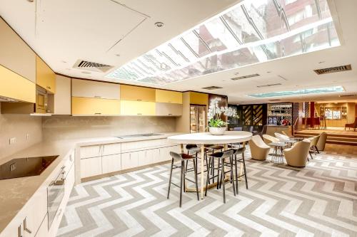 mercure paris arc de triomphe etoile