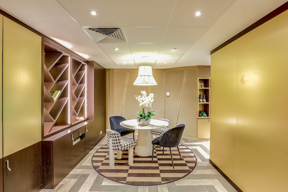 mercure paris arc de triomphe etoile