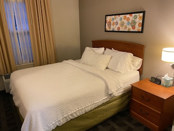 mainstay suites middleburg heights cleveland airport