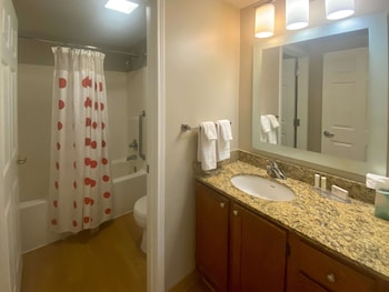 mainstay suites middleburg heights cleveland airport