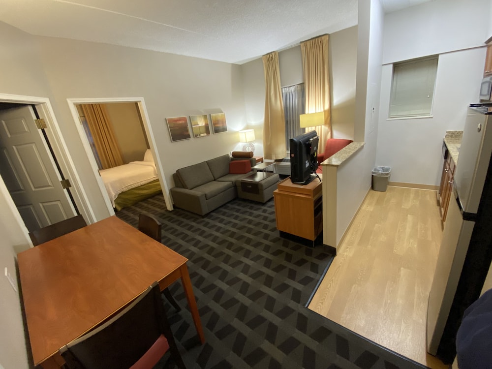 mainstay suites middleburg heights cleveland airport