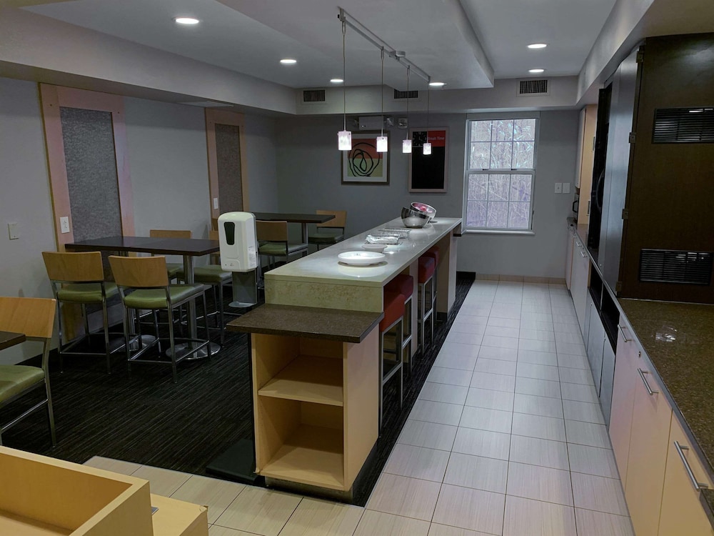 mainstay suites middleburg heights cleveland airport