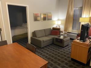 mainstay suites middleburg heights cleveland airport