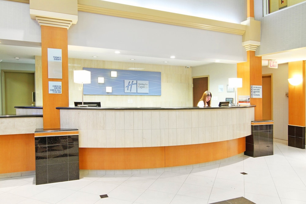 holiday inn express and suites calgary south macleod trail s