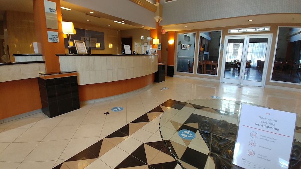 holiday inn express and suites calgary south macleod trail s