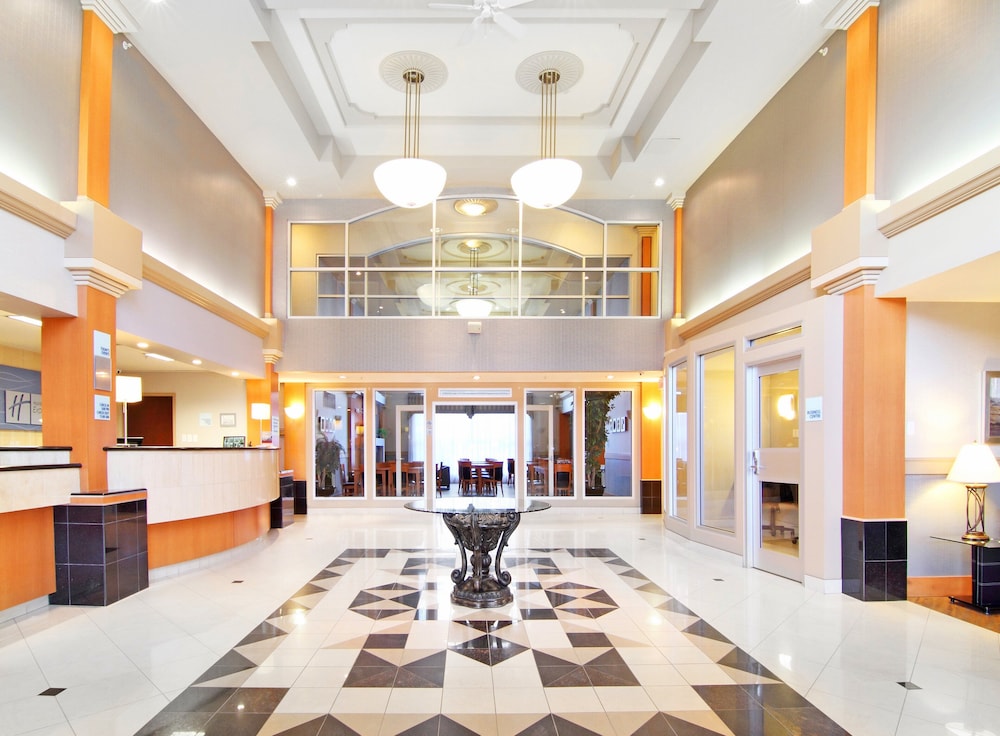 holiday inn express and suites calgary south macleod trail s