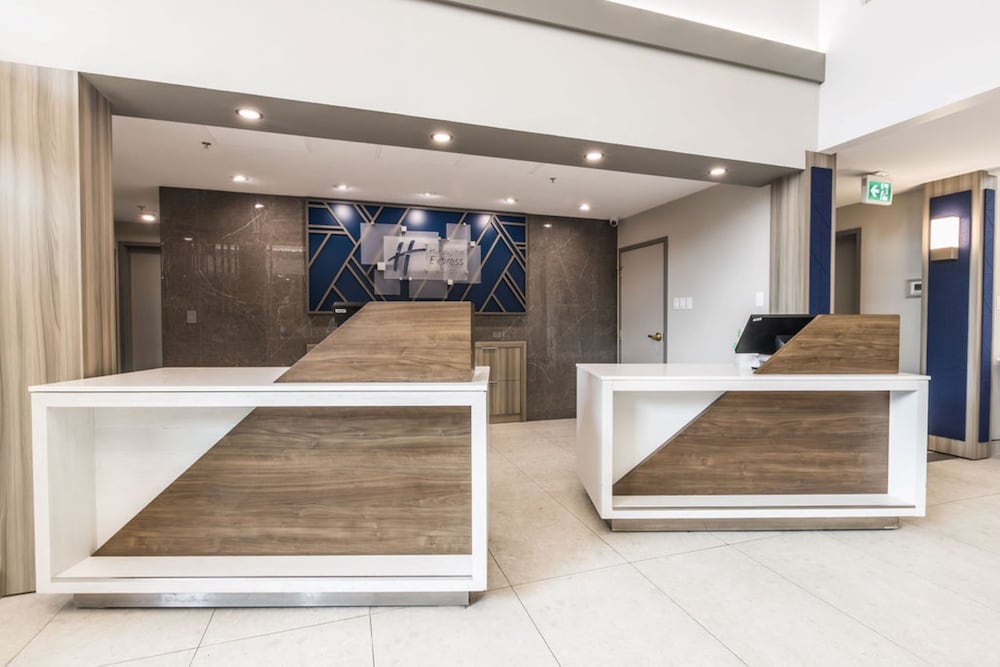 holiday inn express and suites calgary south macleod trail s