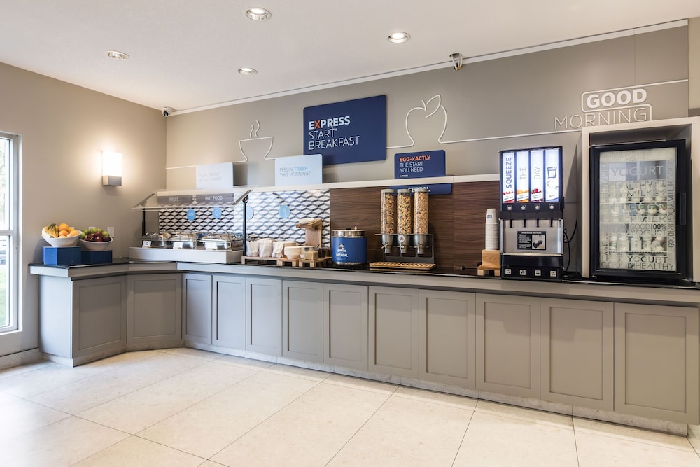 holiday inn express and suites calgary south macleod trail s