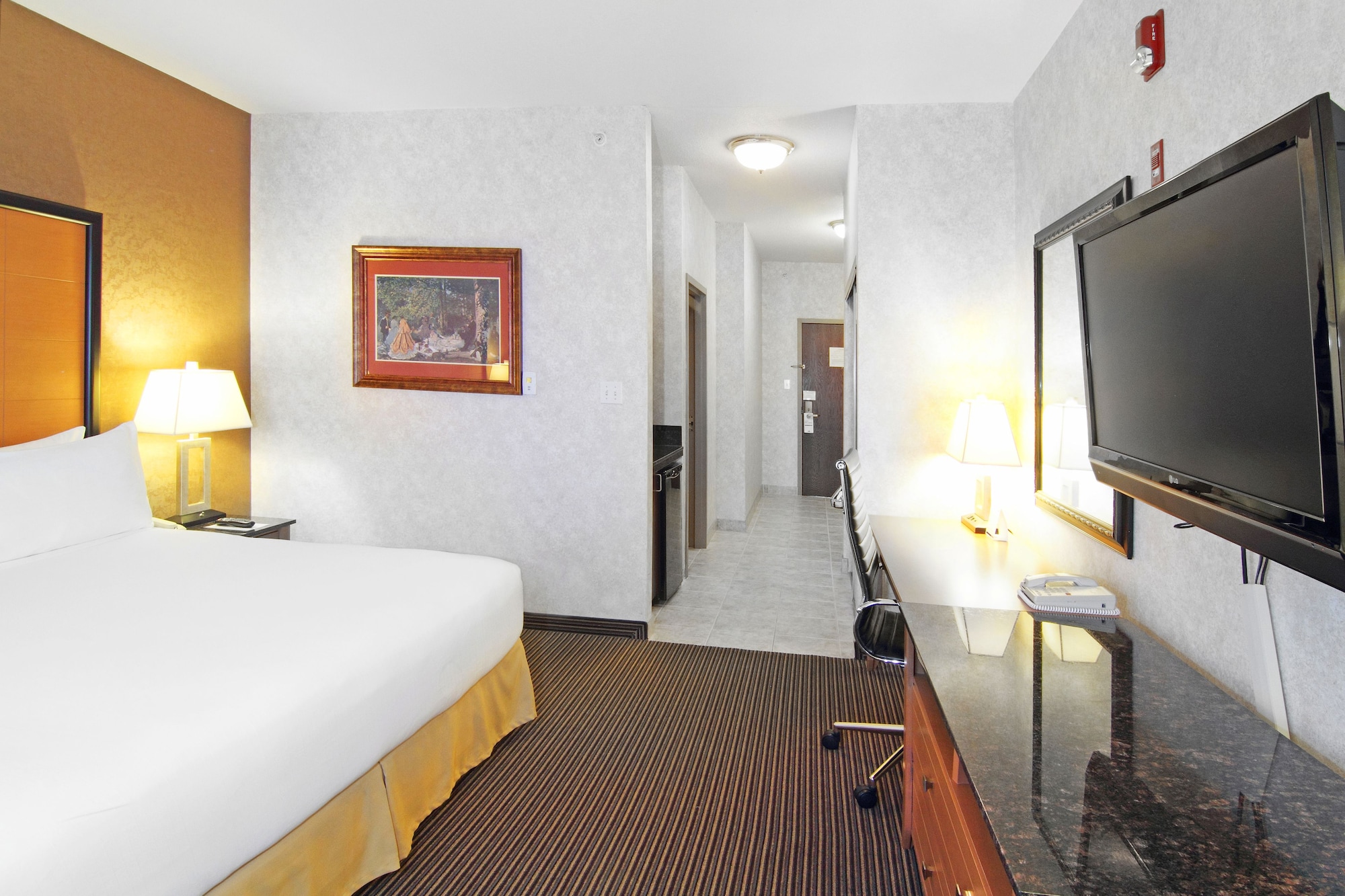 holiday inn express and suites calgary south macleod trail s