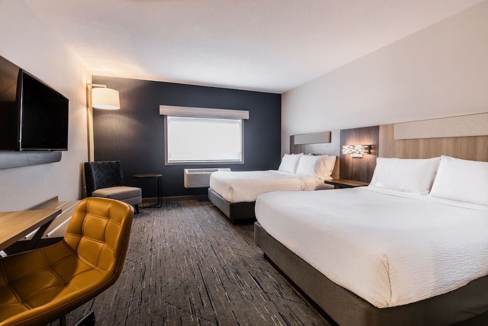holiday inn express and suites calgary south macleod trail s