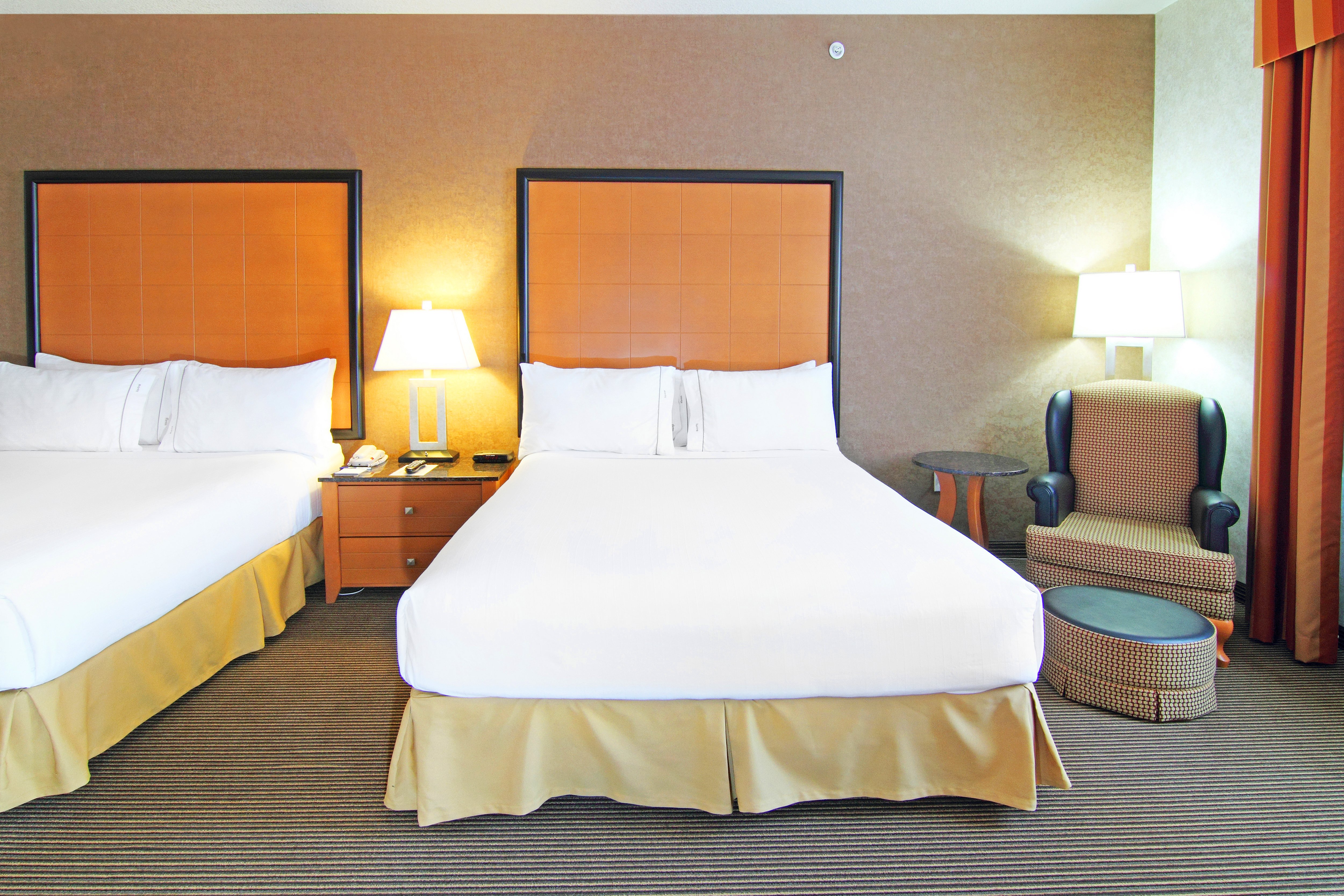 holiday inn express and suites calgary south macleod trail s